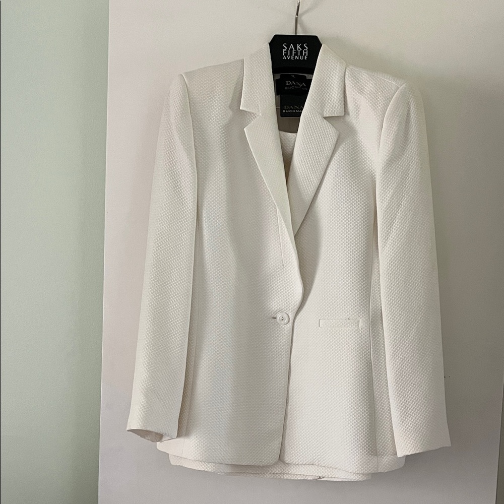 Dana Buchman 2pc Textured Cream skirt suit